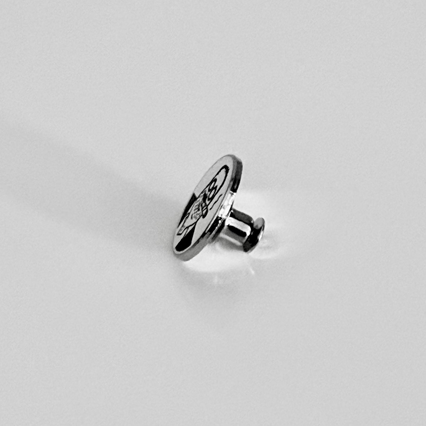 THE SIG CIGAR CLOISONNÉ LAPEL PIN